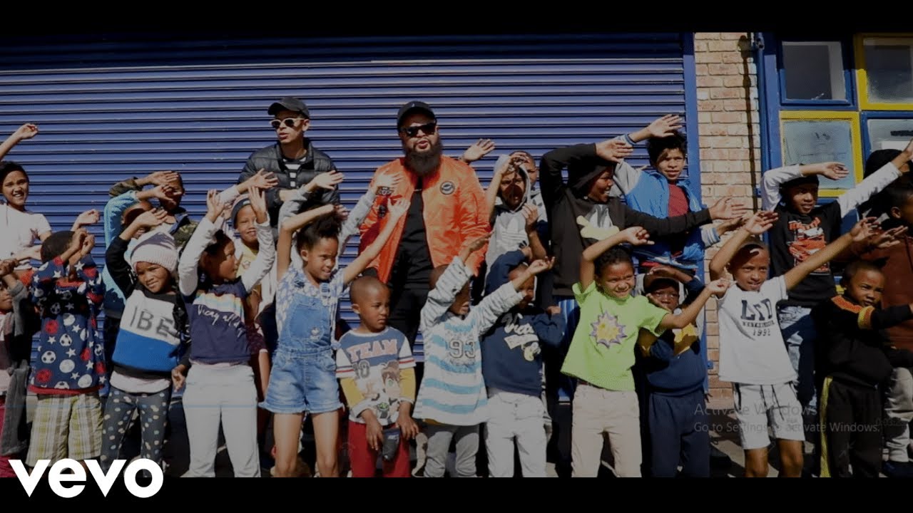 Meneer Cee & Jay Music - Raak Bietjie Los (ft. Clint Aplon) [Official Music Video]
