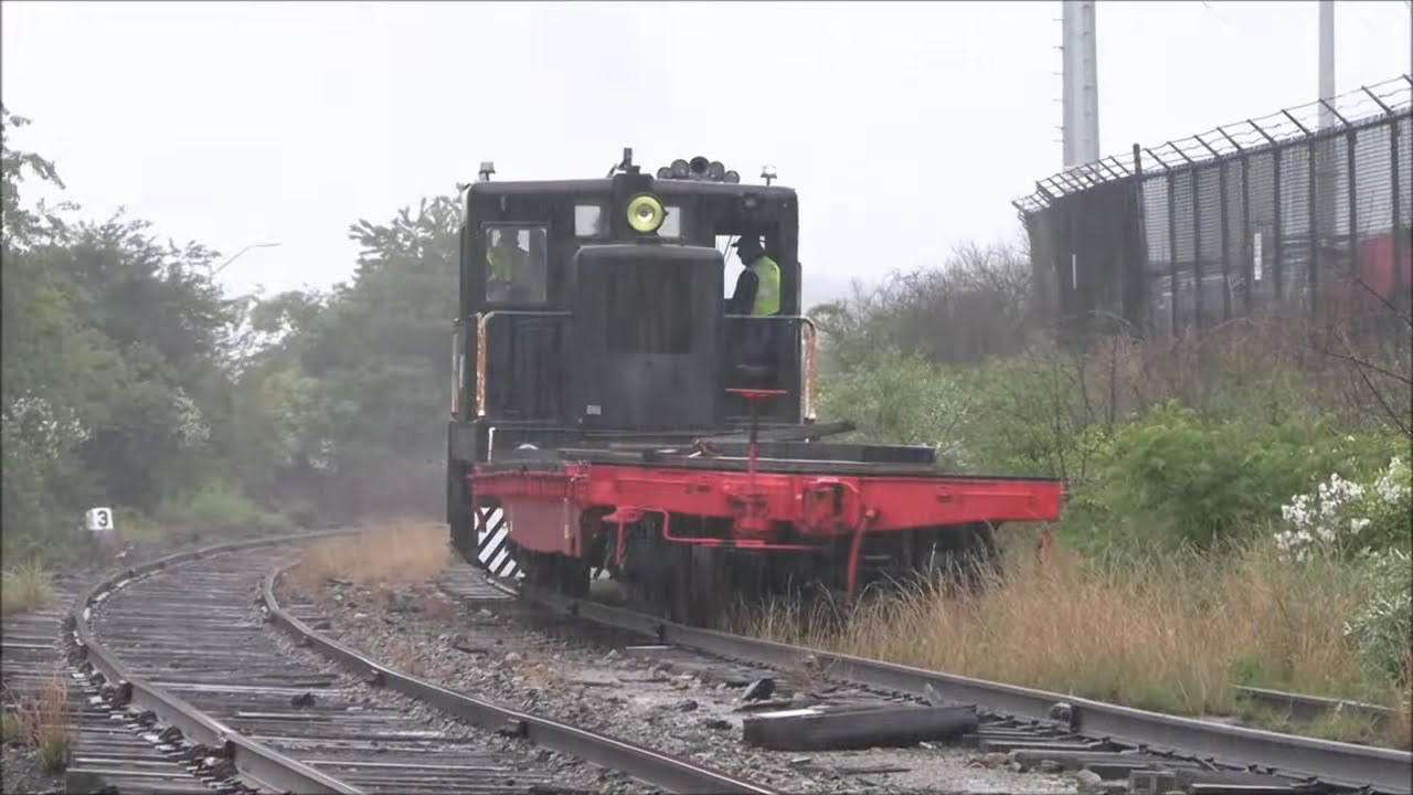 Newport Secondary: Old Colony & Newport Railway Flatcar move
