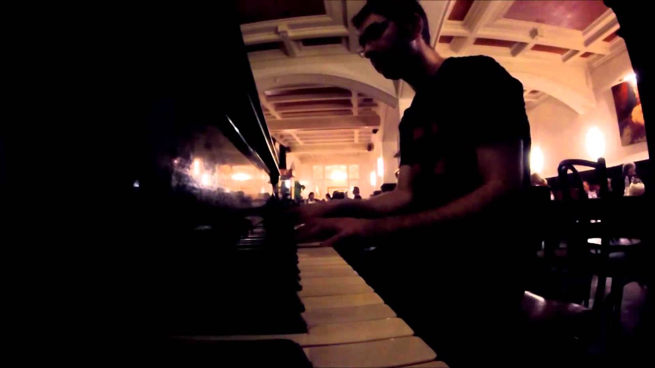 Queen - '39 - live piano instrumental by Frankie Simon