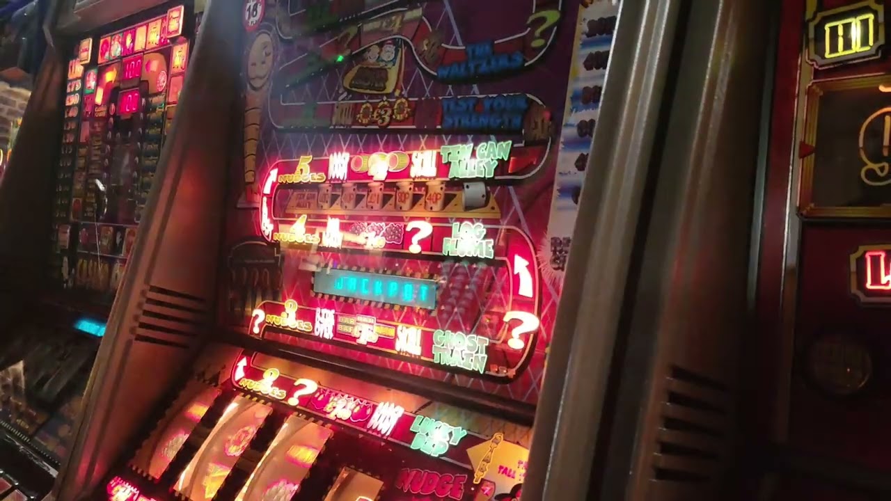 Retro Fruit Machine Holiday Day 2 @ Bognor with Jus and John
