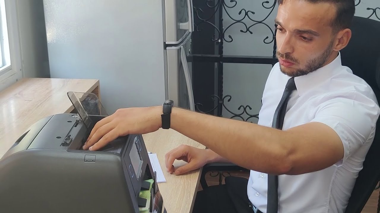 سوق اهراس : انطلاق اولى عمليات تسليم حق الصرف عند السفر بالمعبر الحدودي البري ببلدية الحدادة