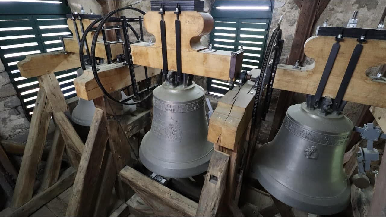 Cunewalde (BZ) Glocken der evang.-luth. Dorfkirche (Turmaufnahme)