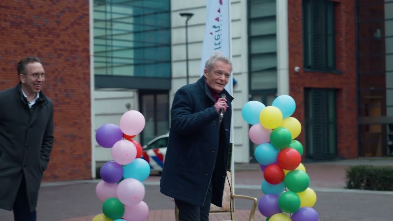 Platkuierquiz in Rijssen geopend door Herman Finkers
