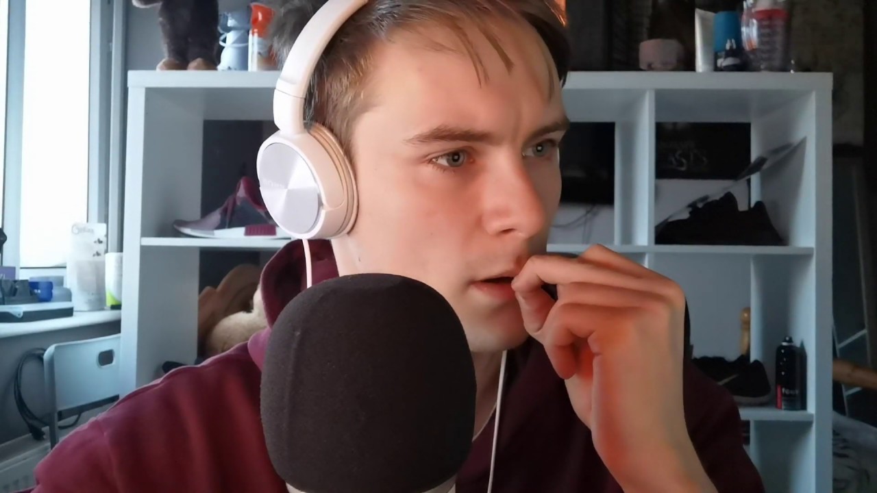ASMR - Mouth Sounds (Beatboxing and Made-up Language) [Whispered]