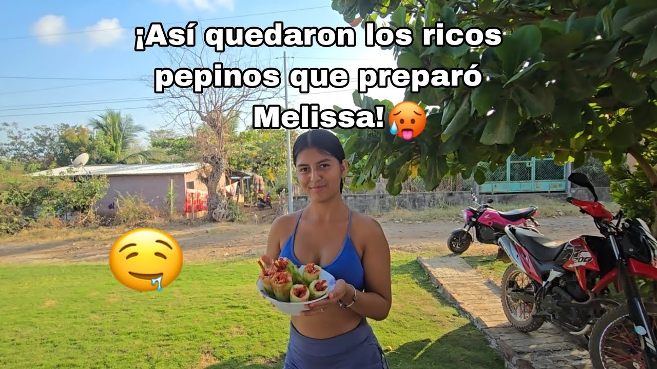 Melissa muestra el resultado final de los pepinos, miren cómo disfruta comiéndolo 🤤🤭😏😍
