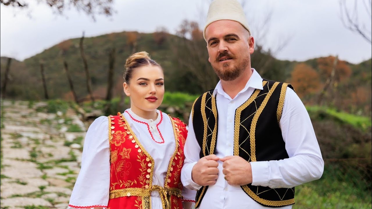 Anxhela Lamaj & Lintor Osmenaj - Kur me shkon rruges me naze (official video 4k)