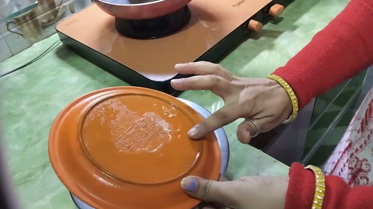 Palak ki daal aur chawal ke aate ka paratha 