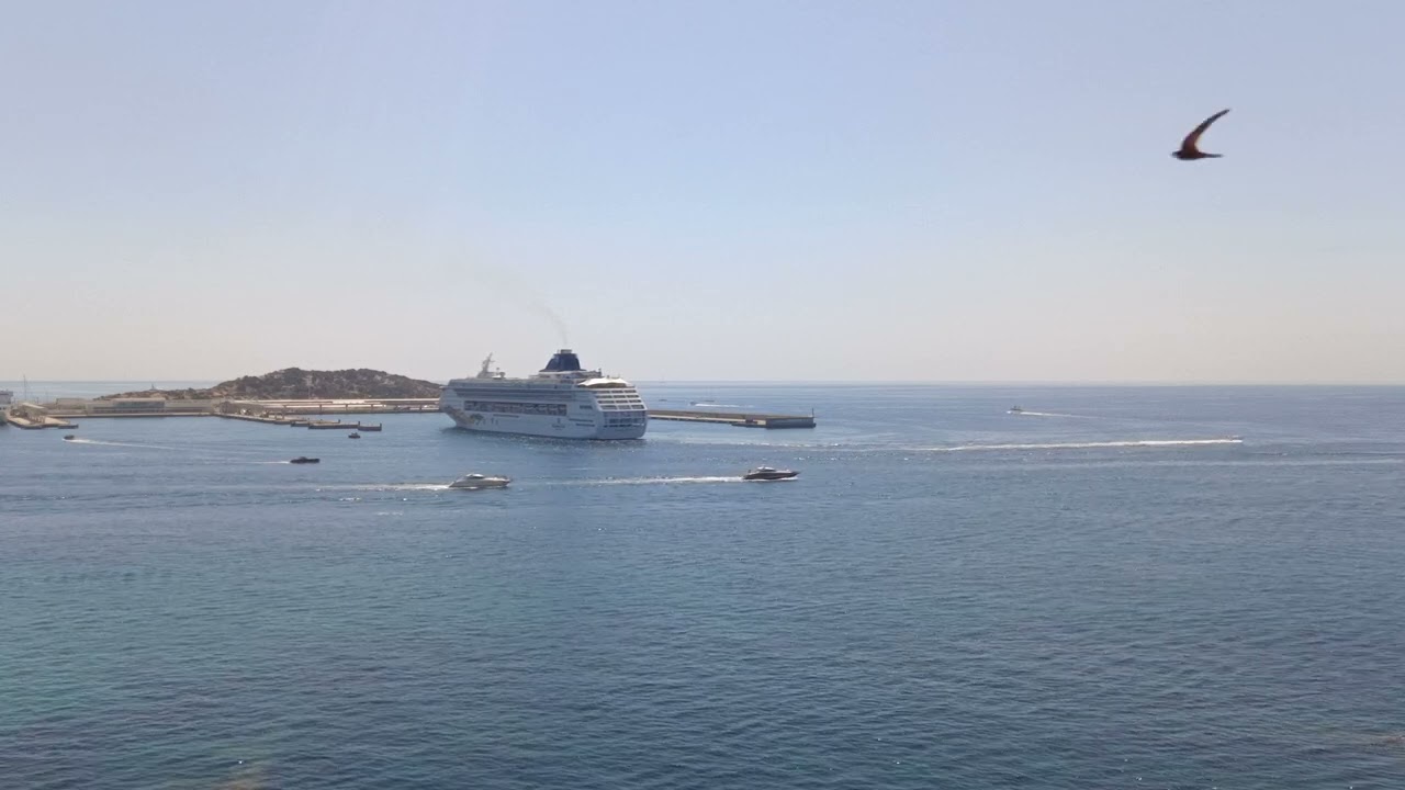 Llegada del crucero Norwegian Sky (Norwegian Cruise Line) al Puerto de Ibiza (30/06/2025)