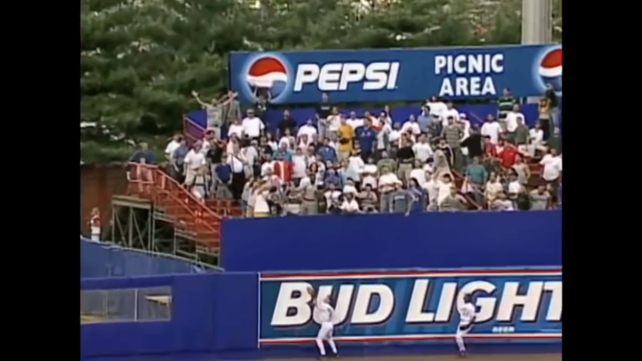 OTD in 1997 Mark McGwire hit his 50th homerun for the 3rd strait season | Daily Baseball