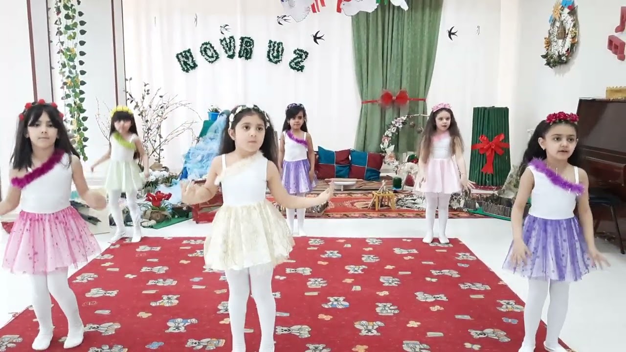 Naxcivan seher 12 sayli usaq bagcasi.Guller reqsi.