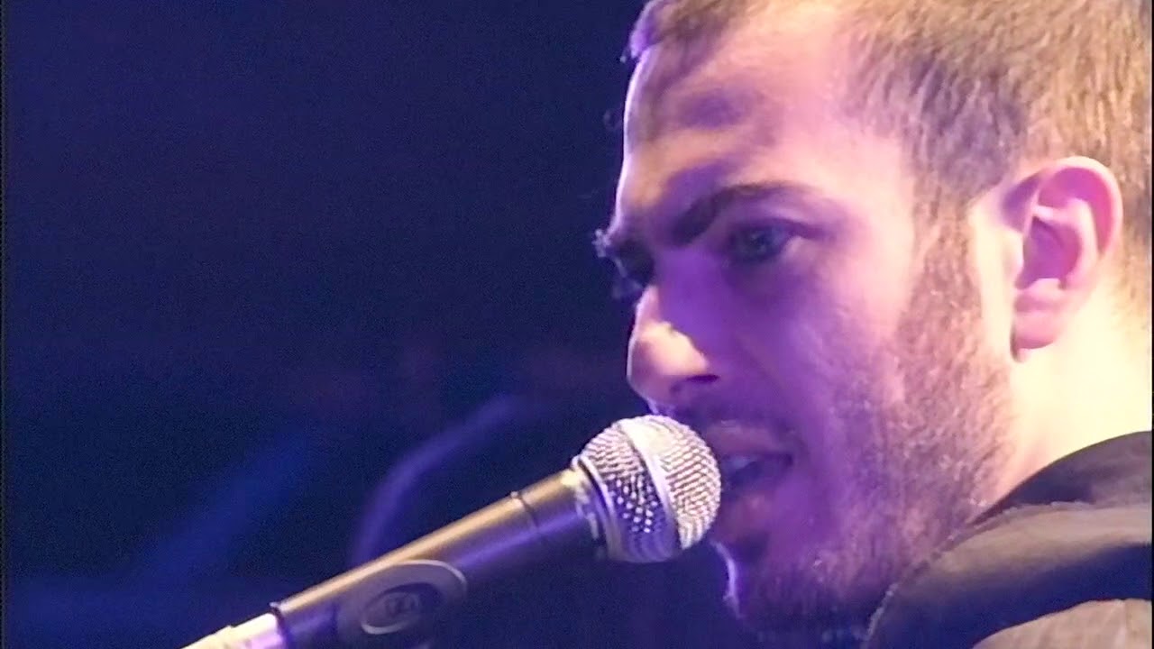 mor ve &ouml;tesi | sevda &ccedil;i&ccedil;eği / şirket - live @ kuru&ccedil;eşme arena, 13.09.2006