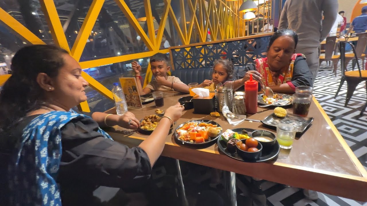 Ruchita Ni Mummy A Pizza 🍕 Party Aapi 👌 Kirtidan Gadhvi No Live Concert Jova Gya 💖 ❤️ 
