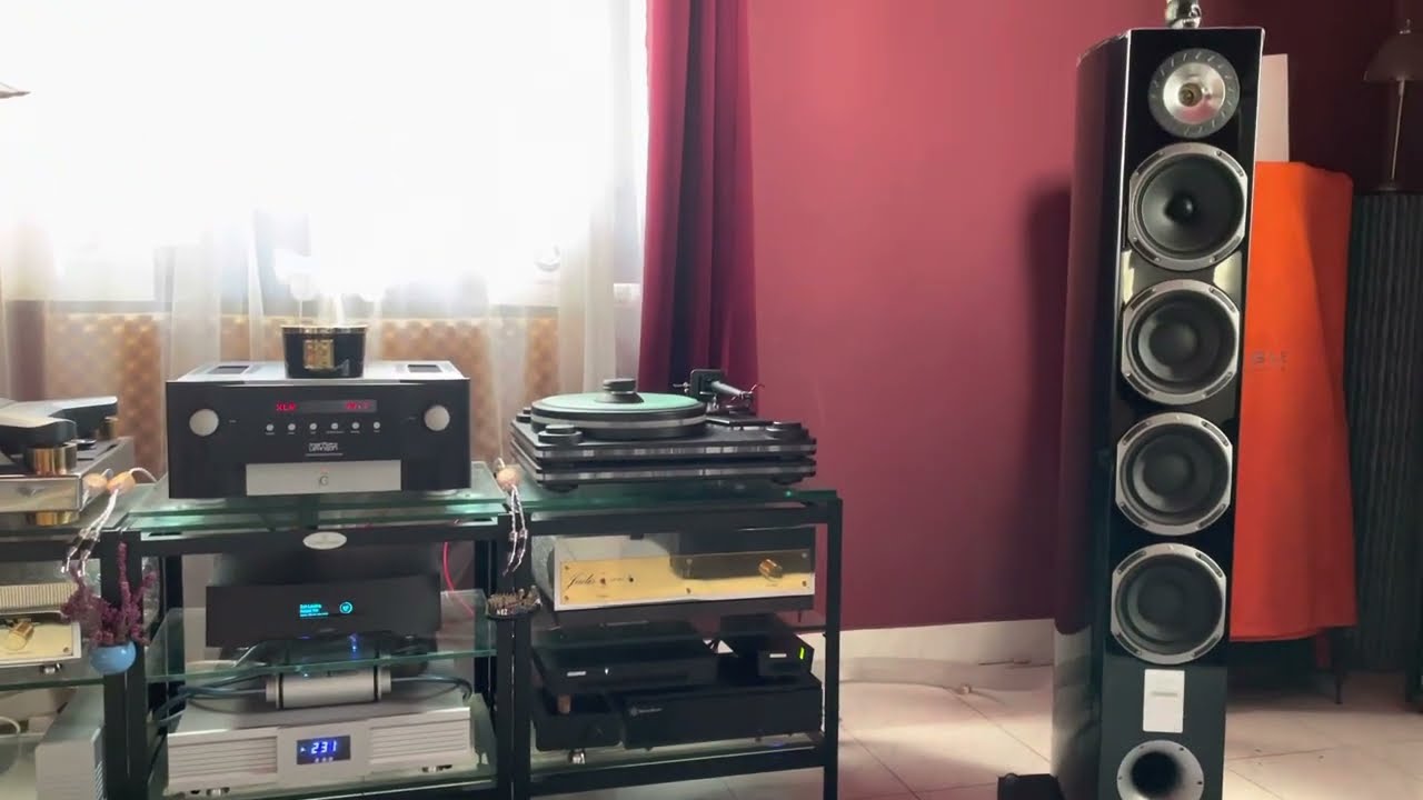 Lumin P1, Mark Levinson No.585, Triangle Magellan Quatour. Bejelentkezés +36309571854 www.nlaudio.hu