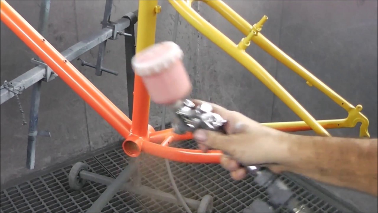 Pintado completo de bicicleta a 2 colores en tricapa.