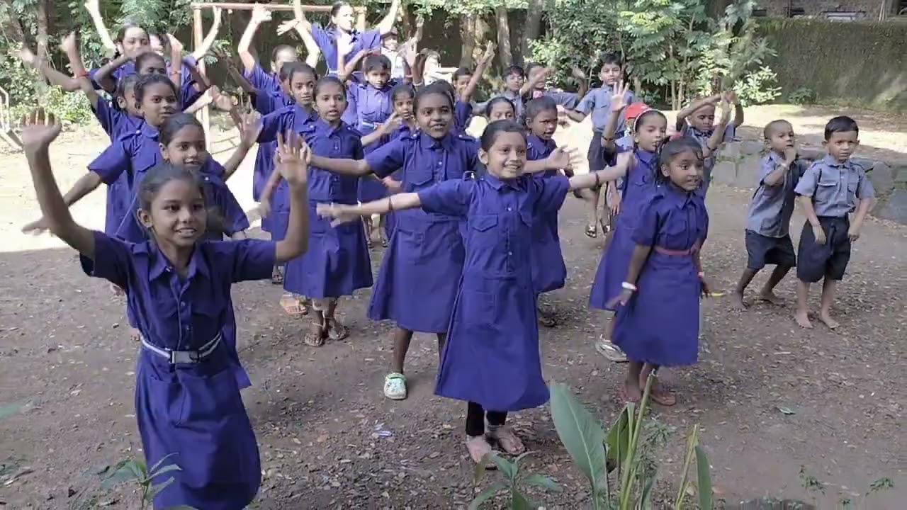 हळुच या हो, हळुच या! 👯कविता सादरीकरण जिल्हा परिषद शाळा गुरवली पाडा  ता कल्याण जिल्हा ठाणे