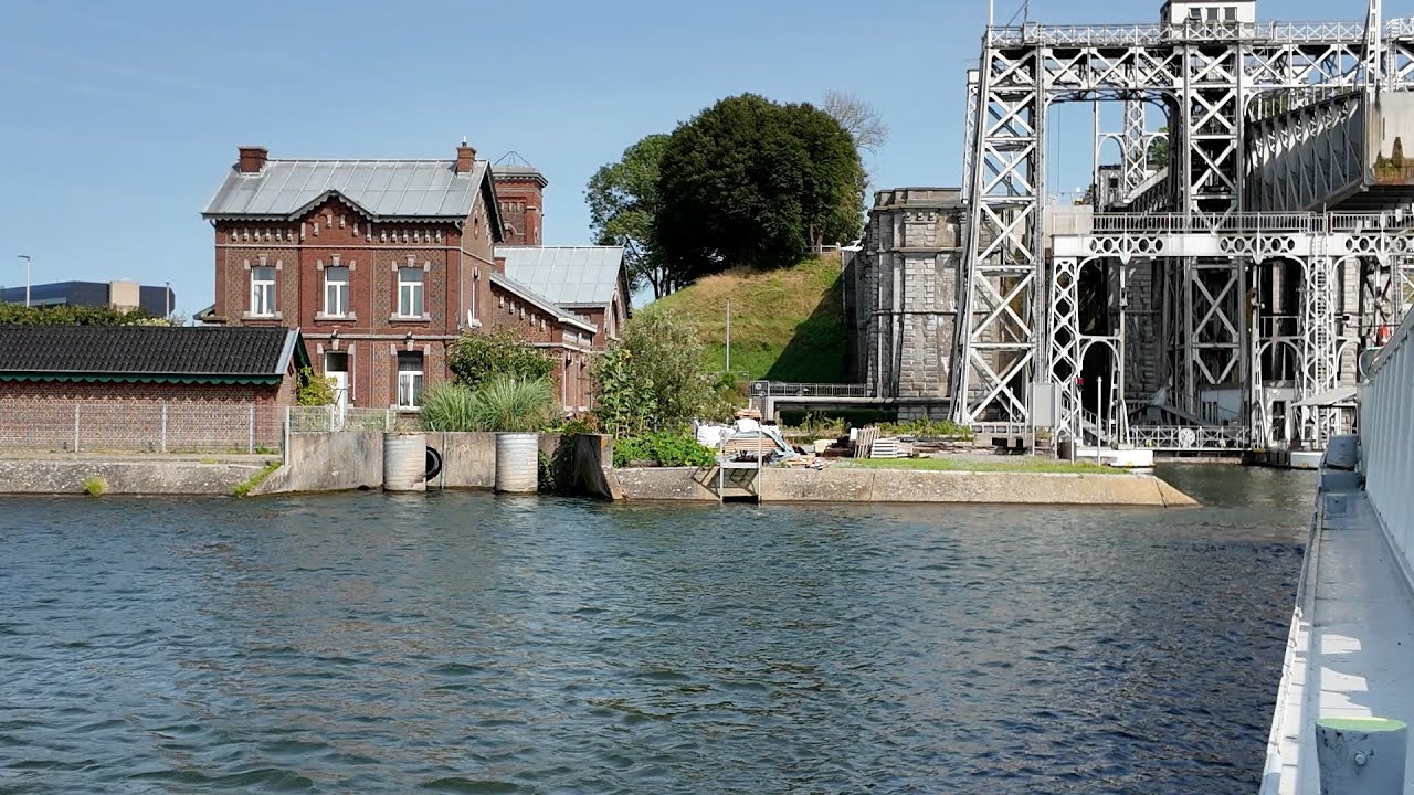 Visite du canal du centre (Belgium)