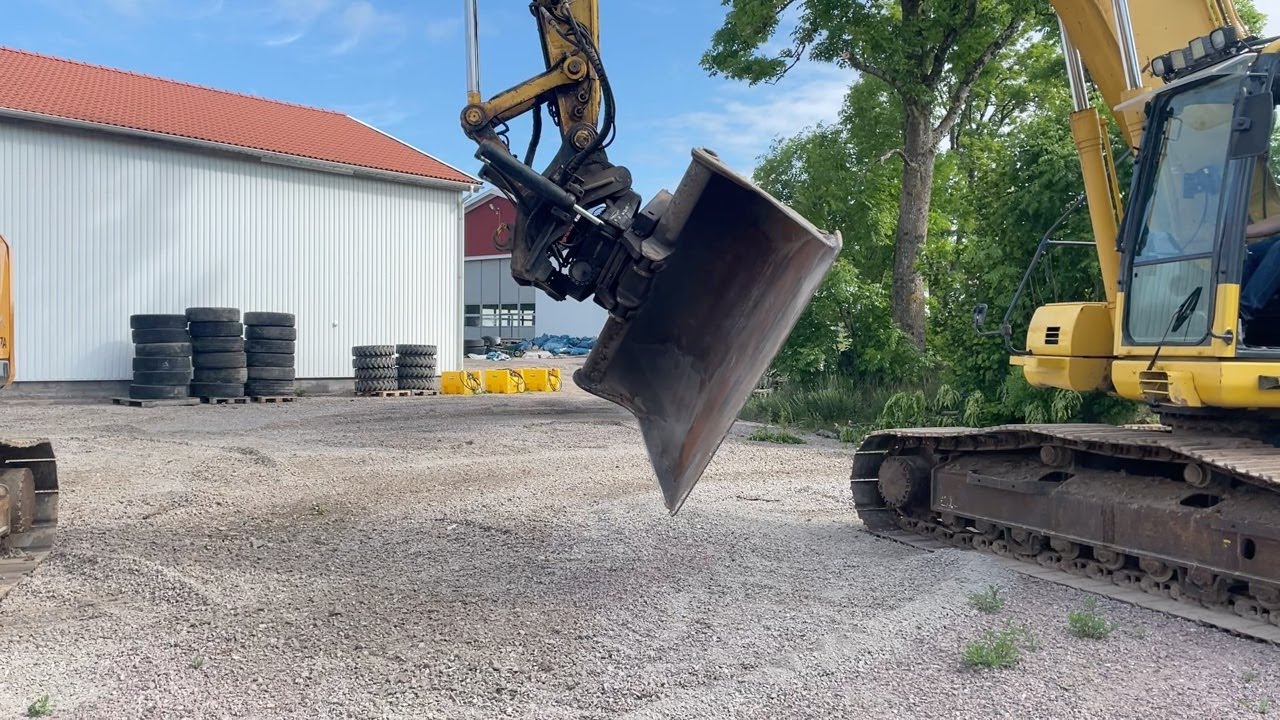 K&ouml;p Gr&auml;vmaskin Komatsu PC 210 LC-8 p&aring; Klaravik