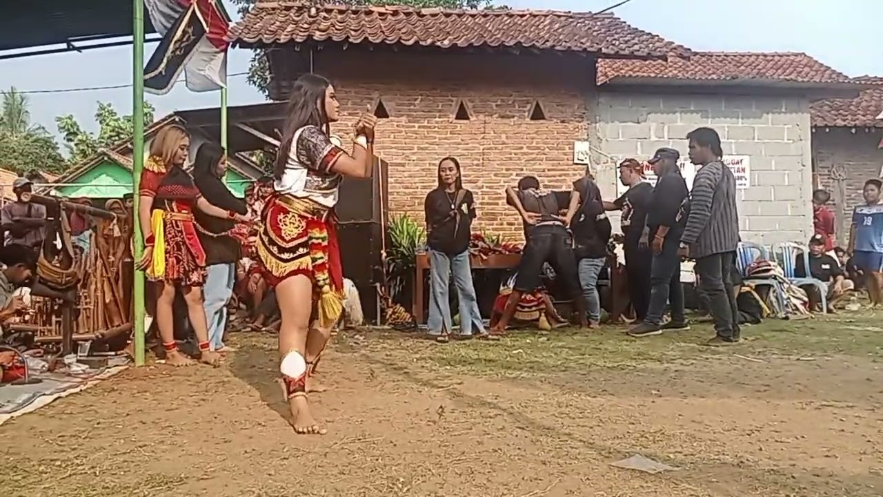 Sorotan 10.38 - 15.38 dari langen turonggo suryo mojopahit lokasi desa lugosobo