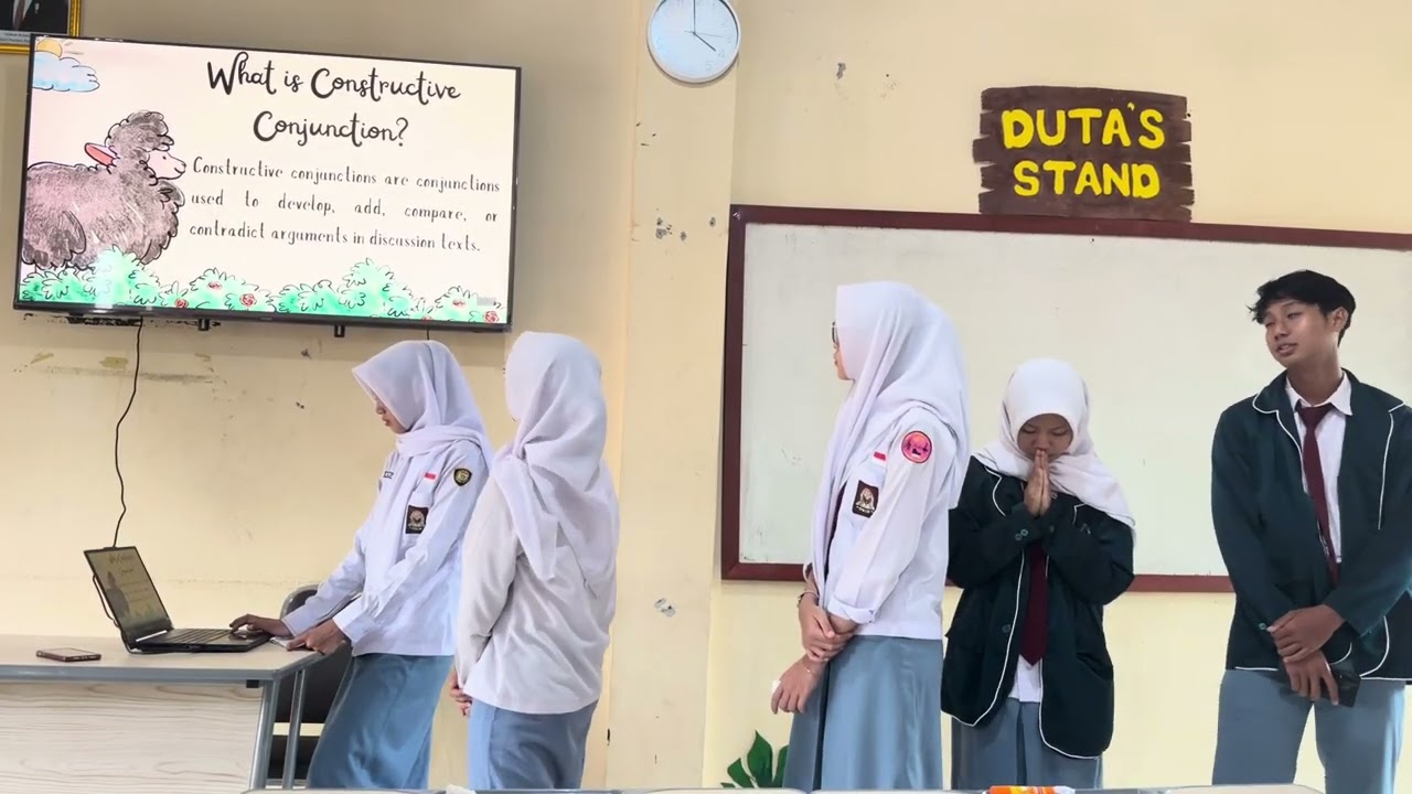 tugas presentasi bahasa inggris materi language features “modality and constructive conjunction”