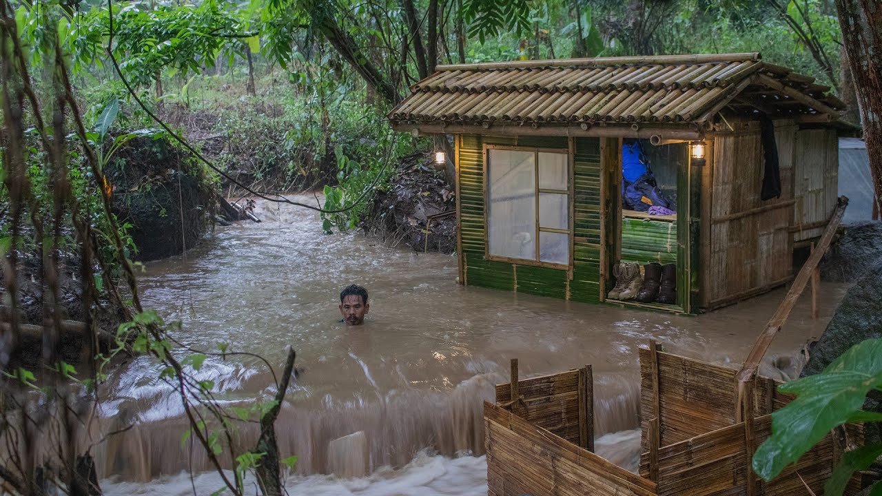 2hari camping di pinggir sungai saat cuaca ekstrim shelter di rendam banjir bandang dan hujan deras