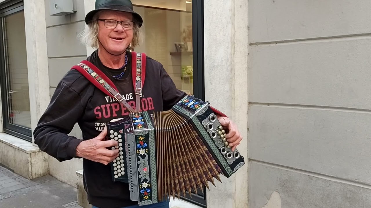 Der Weltverdruss (Kern Buam) Pfuisi Hans © OlmHERZ