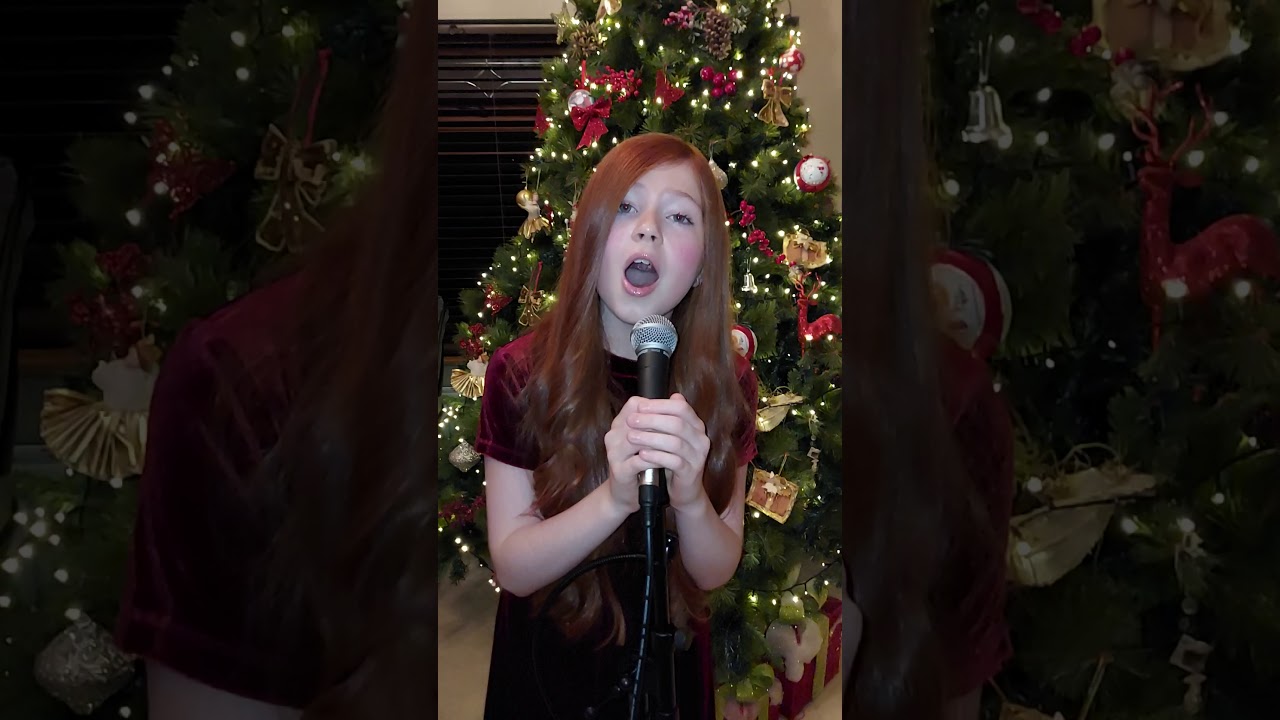 'O HOLY NIGHT' - ( Sophie Lennon age 10) 🌟🌟