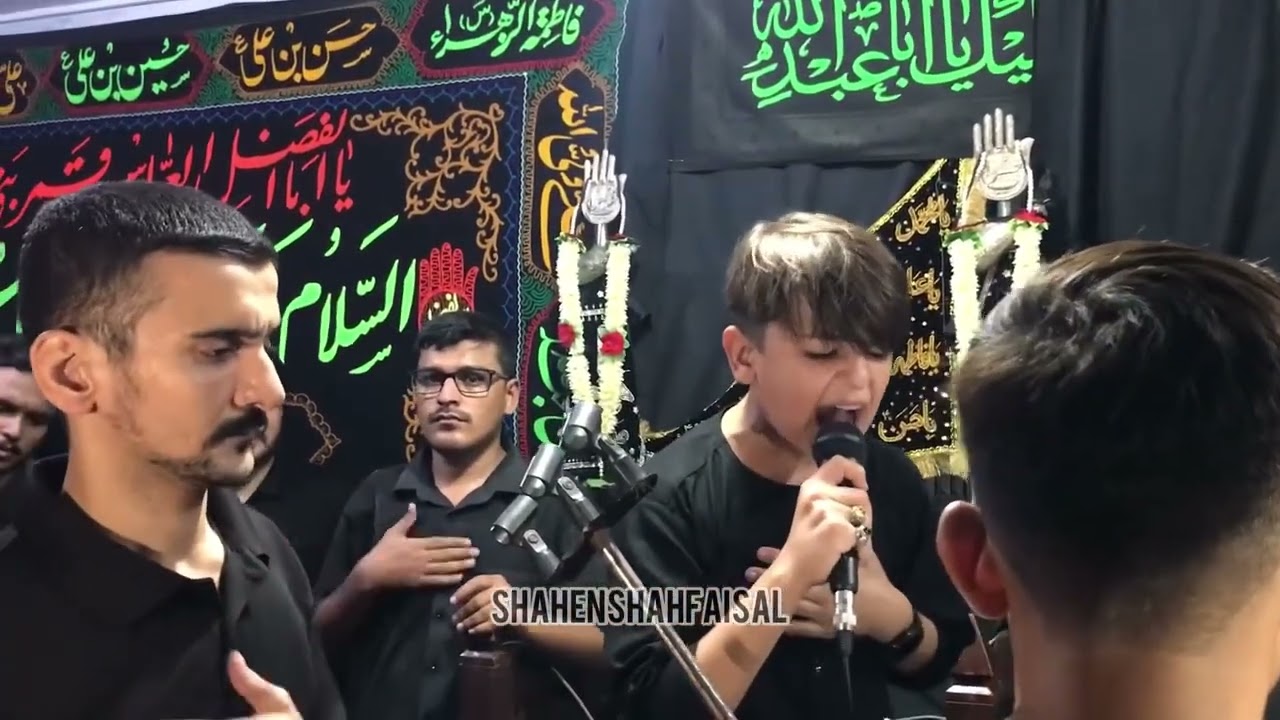 عالمی شہرت یافتہ عزیزم سبطین حیدر پرخلوص انداز اور اپنی خوبصورت آواز کے ساتھ نوحہ خوانی کرتے ہوۓ