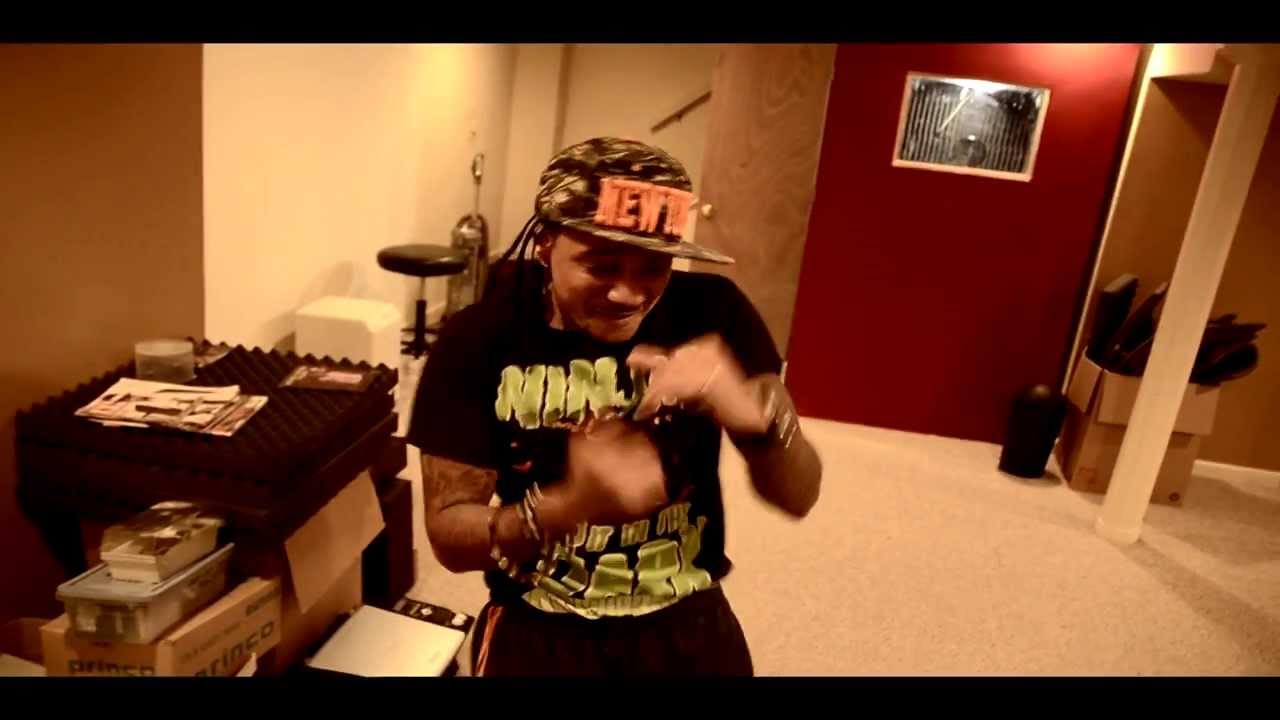Flashyboy Trav - Tha Spot Official -In-Studio Di
