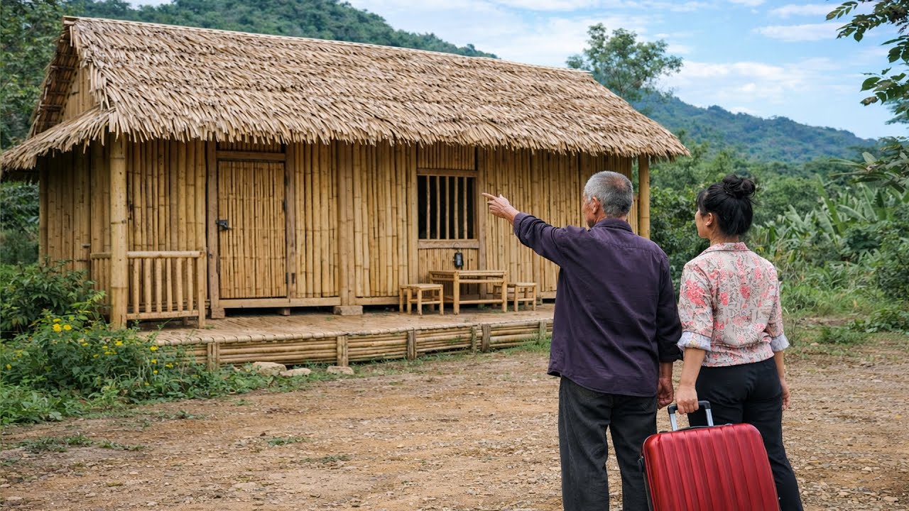 A kind 80-year-old man helped a pregnant single mother complete her bamboo house. l Lý Chúc Anh