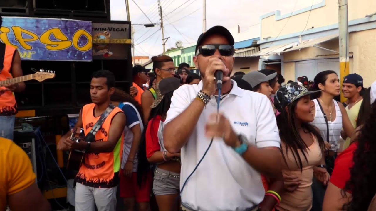 comparsa domingo 05-04-15 faucalipso y sus amigos (the same people)