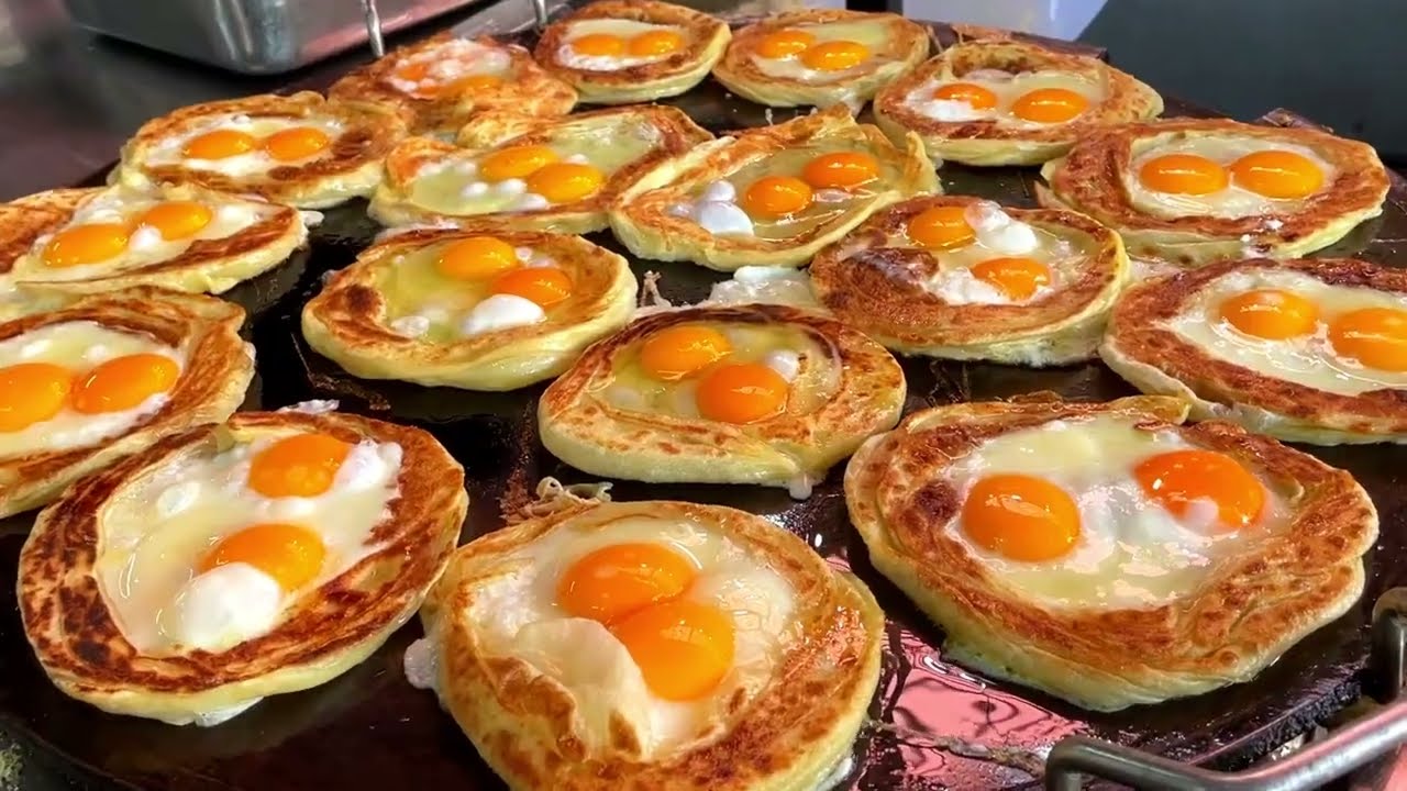 This Malaysian dish is Worlds Best Bread | Roti Canai Sarang Burung | Malaysia Street Food