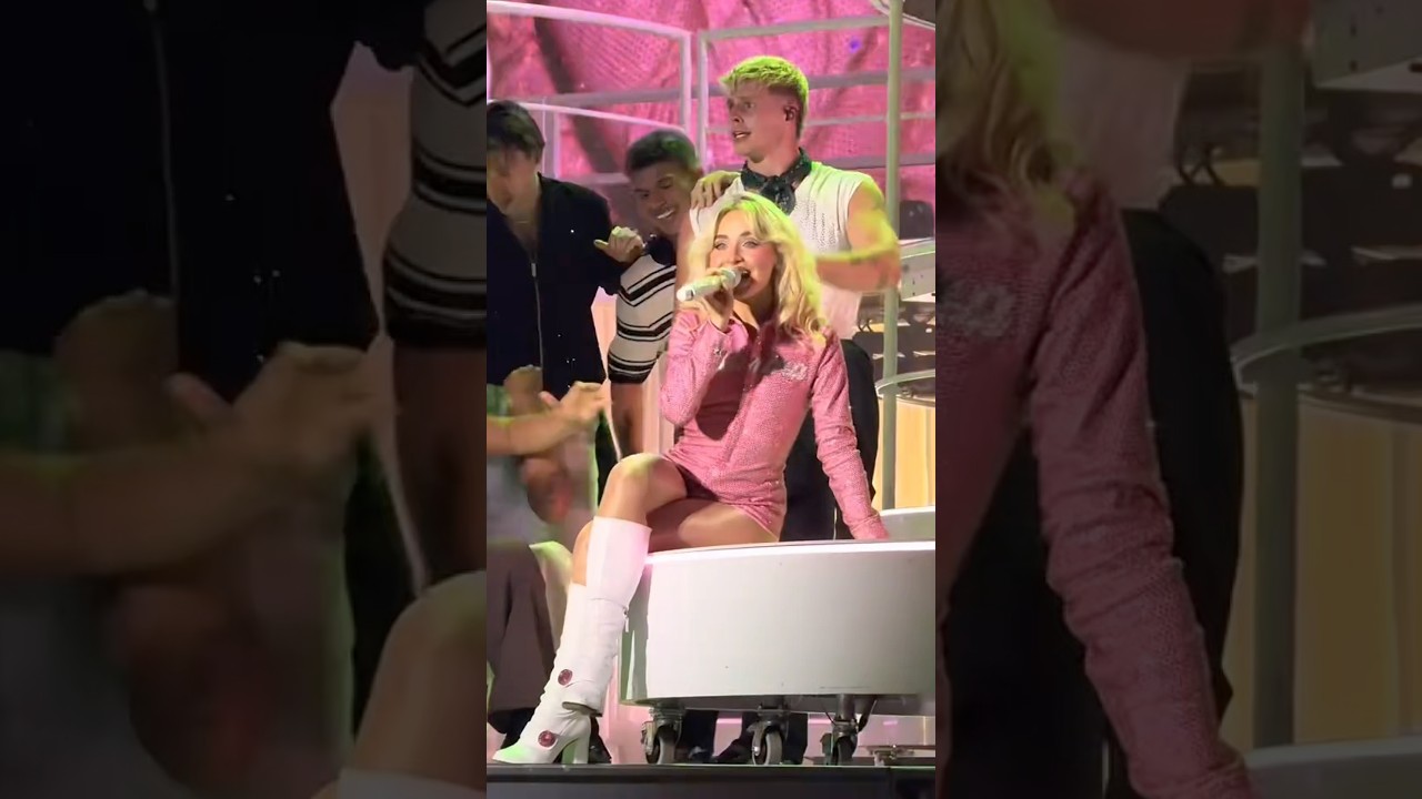 Сабрина Карпентер смутилась из-за толпы на сцене😭 #sabrinacarpenter