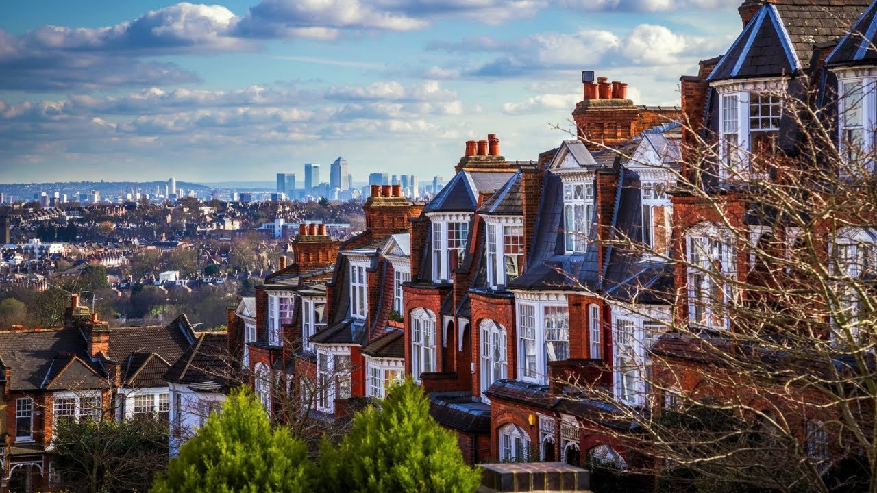 COMO MORAM OS BRASILEIROS EM LONDRES, DIVIDEM QUARTOS ?