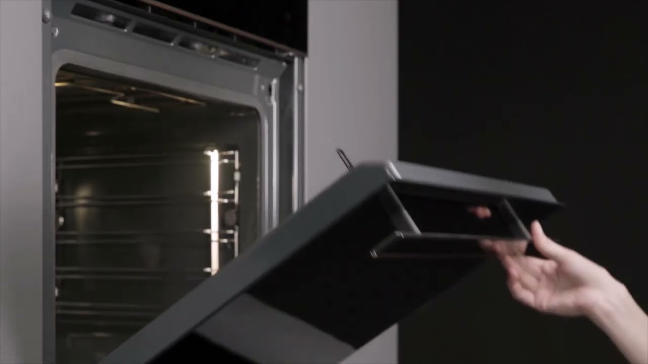 Smeg Galileo oven - soft open and close door