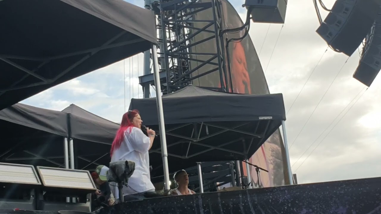 Alma: Tell mama  live Helsingin Olympiastadion 31.7.2024