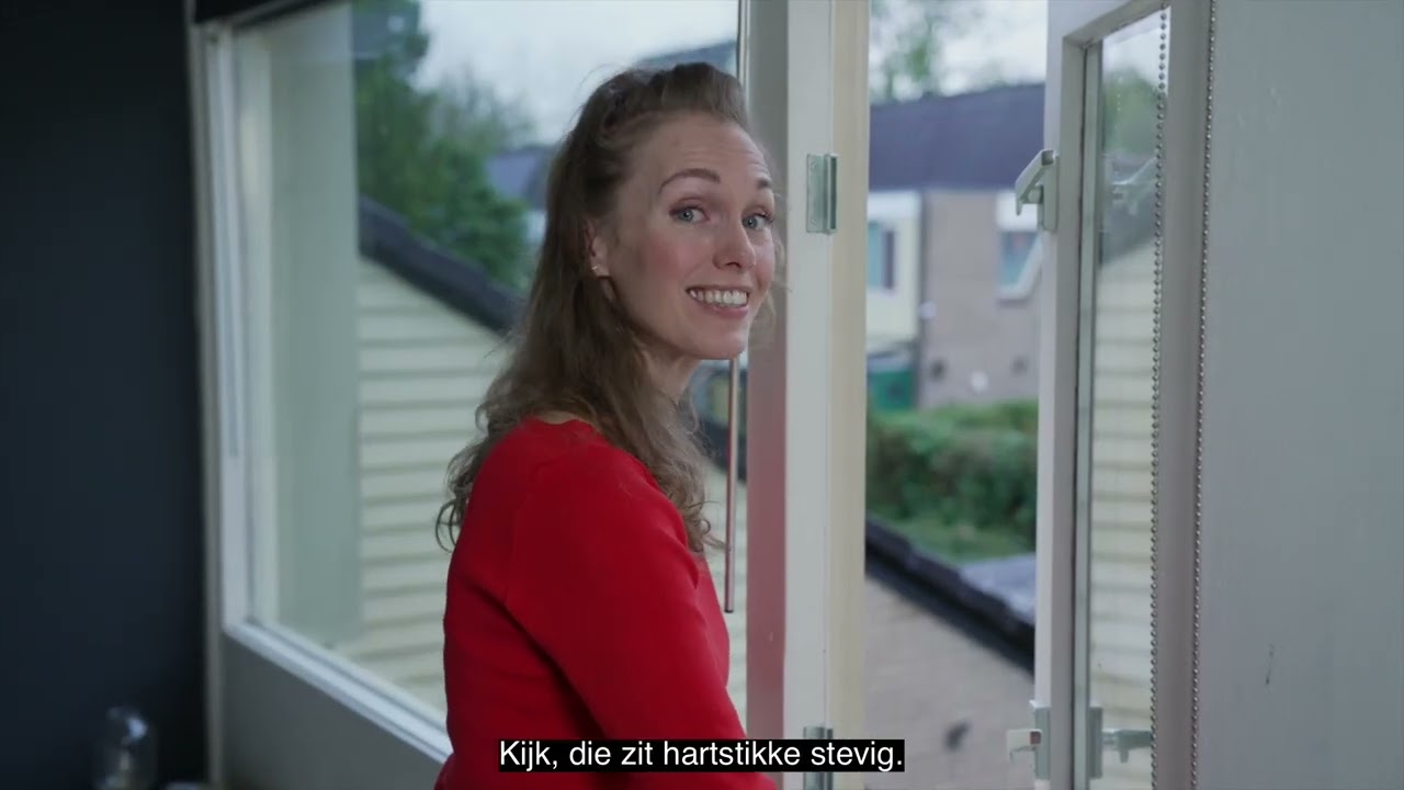 Tochtstrips plakken – Duurzaam Nijkerk