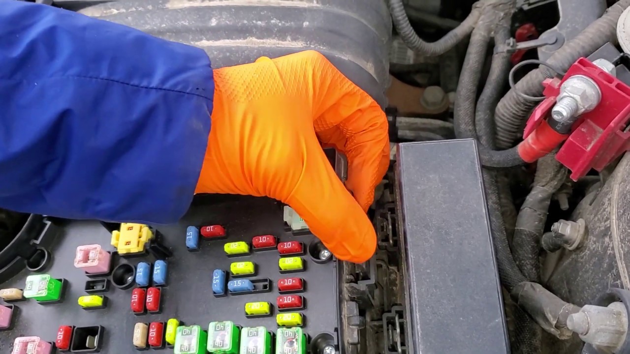 2013 Chrysler 200 Horn Circuit - No Fuses or Relays