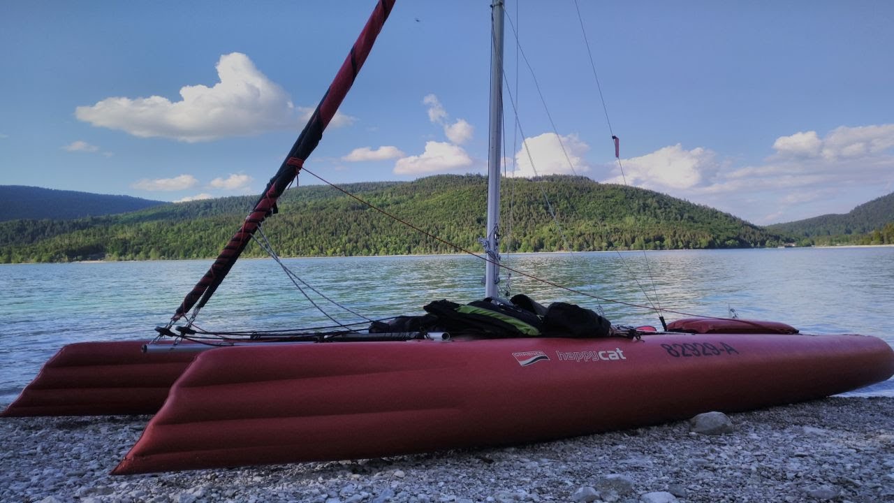 Swift Pleasure - BushcraftGirl sailing Grabner HappyCat Hurricane. Moderate wind. Furling Booster.