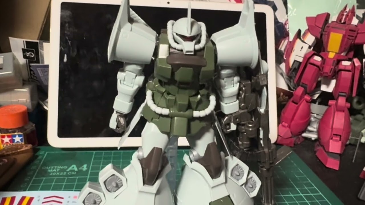 組み立て済みキット　ガンダムベース　グフフライトタイプ　リアルタイプカラー