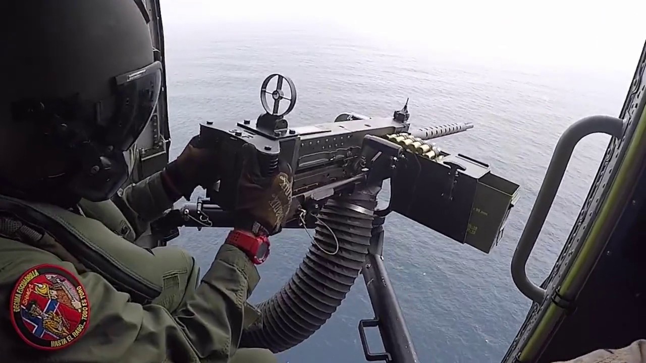 Ejercicios de un helicóptero de la 10ª Escuadrilla de Aeronaves