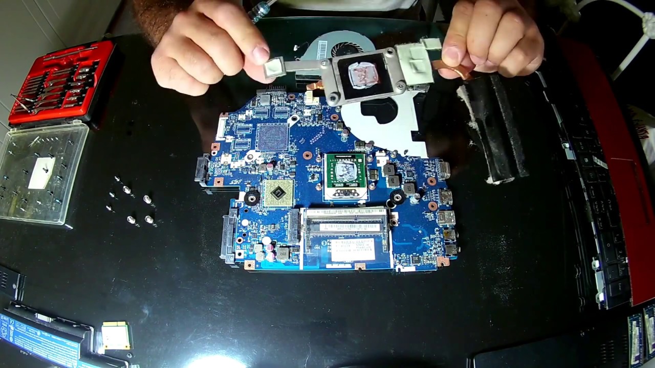 Gateway Laptop disassembly and cleaning