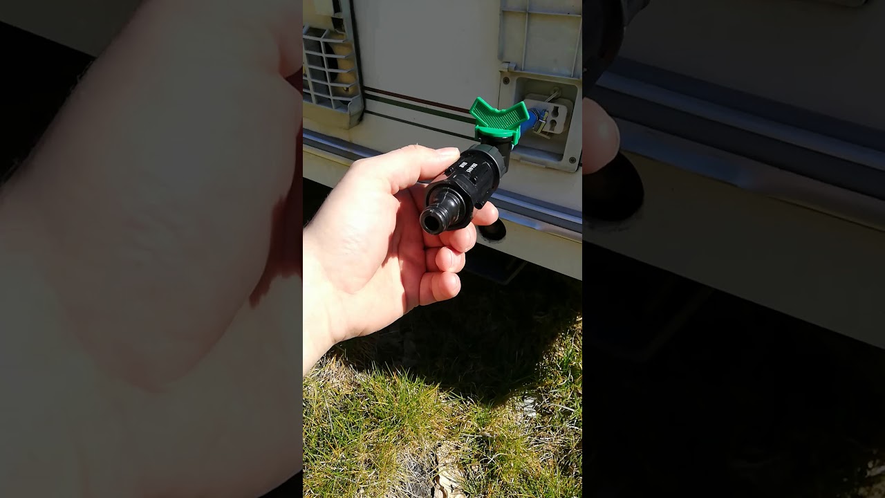 Przyłącze wody z sieci do przyczepy kempingowej i kampera