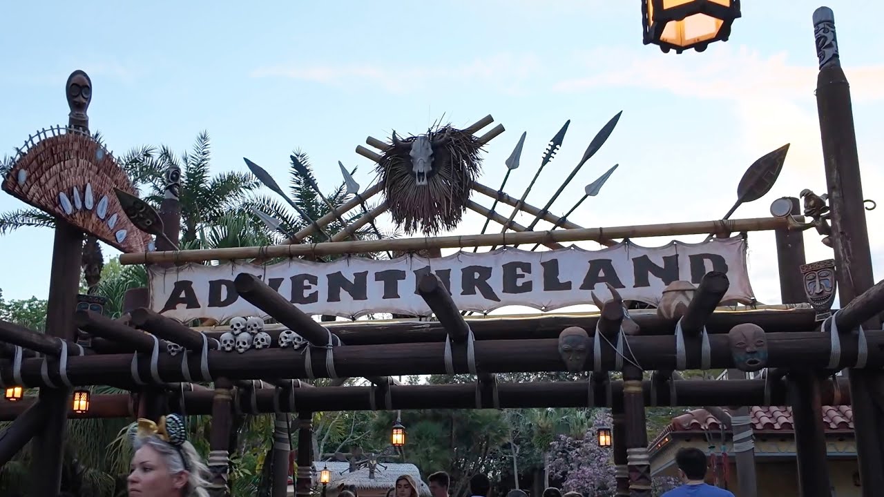 Adventureland / Swiss Family Treehouse Walkthrough at Night Low Light 4K | Walt Disney World 2024