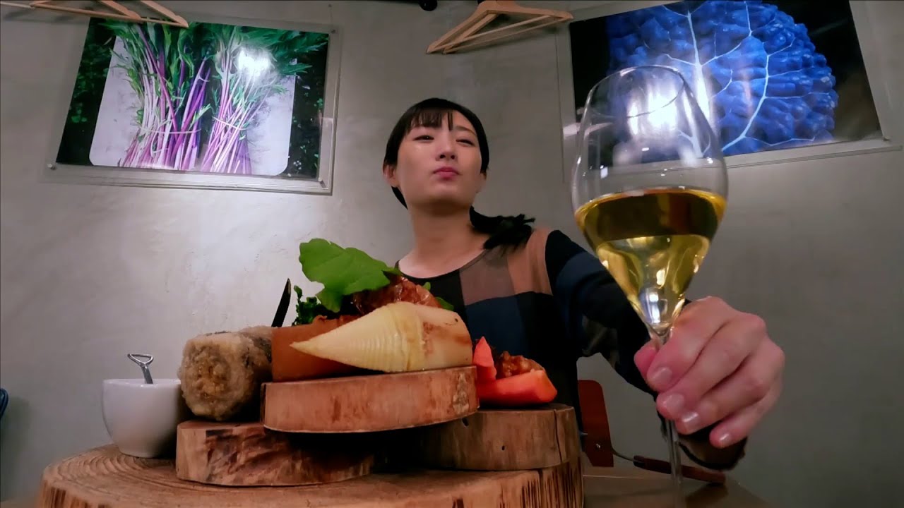 功夫少女又来了，蔬菜铁板料理忒健康，黑椒牛舌好吃到咬舌头
