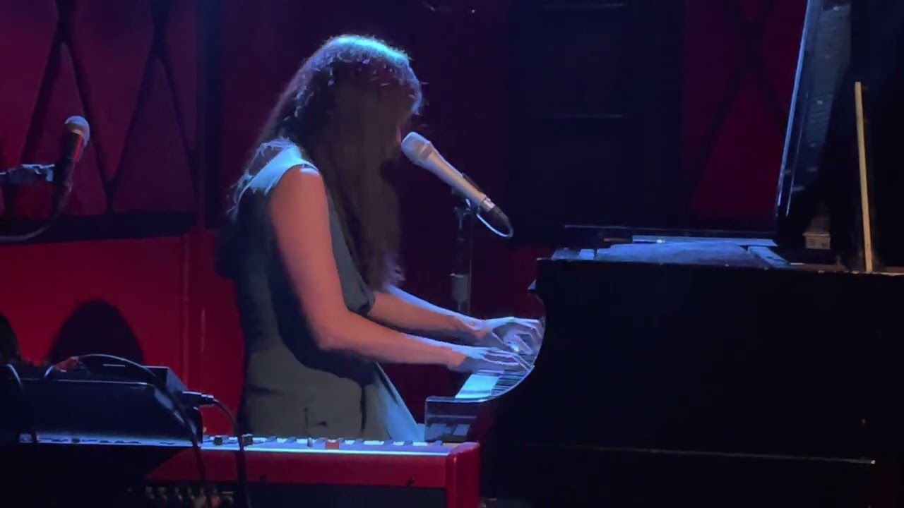 Vienna Teng - Gravity - Rockwood Music Hall NYC - 10/26/22 7PM