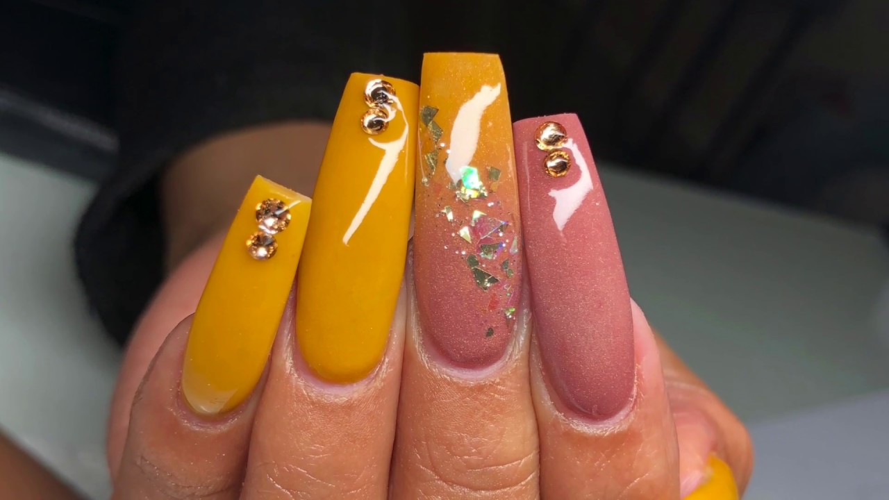 nail talk ! nail tips for using colored acrylic !
