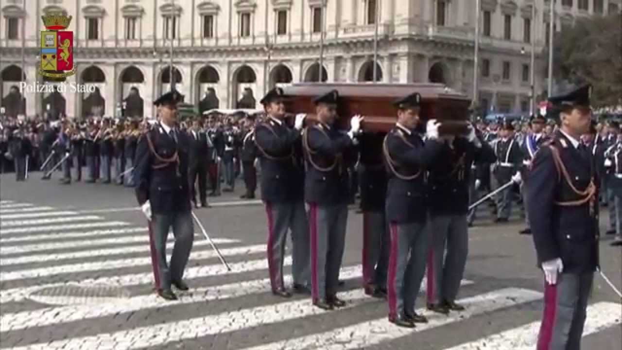 L'ultimo saluto al capo della Polizia Antonio Manganelli