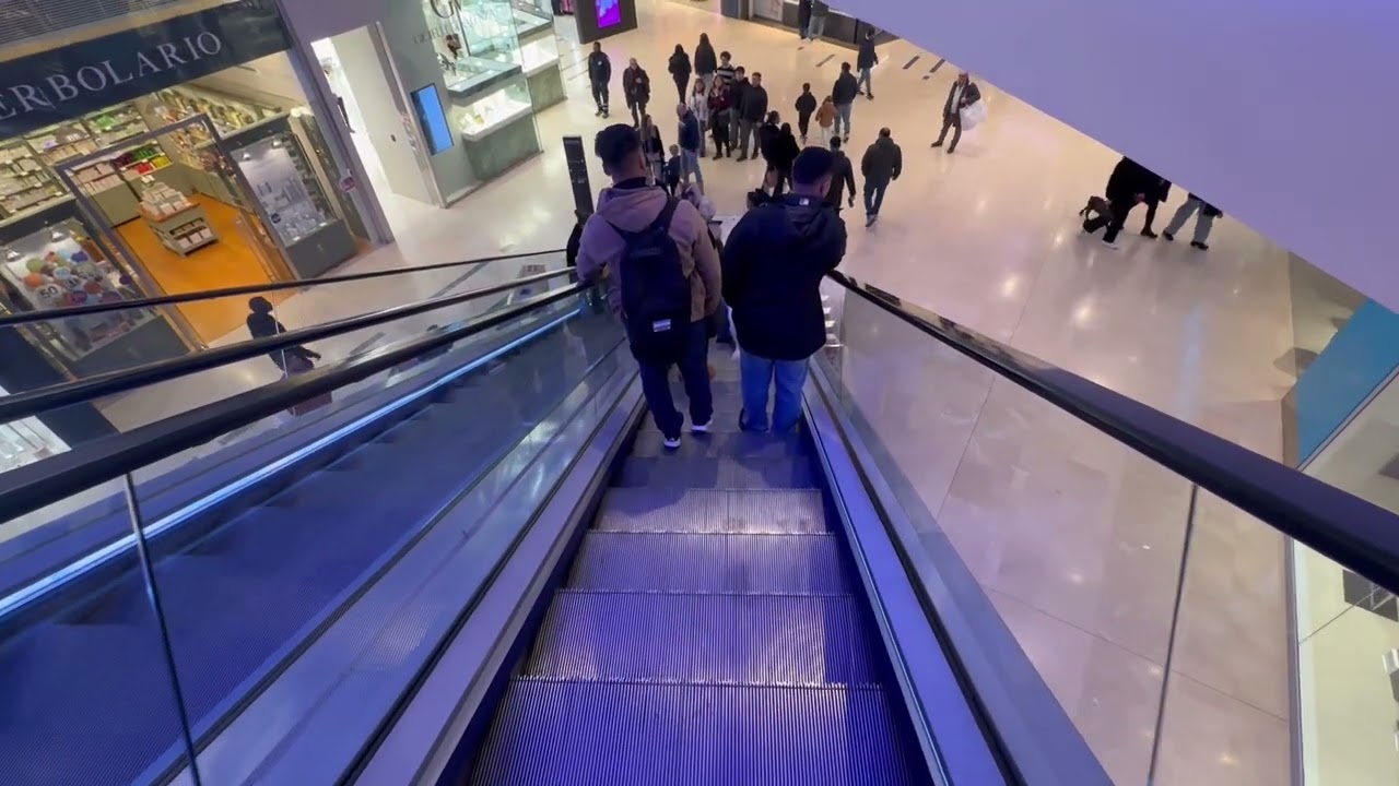 🇮🇹 Escalators in Venice Mestre Italy 