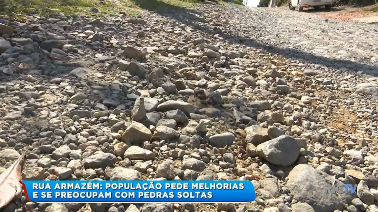 População pede melhorias e se preocupam com pedras soltas em rua de Joinville