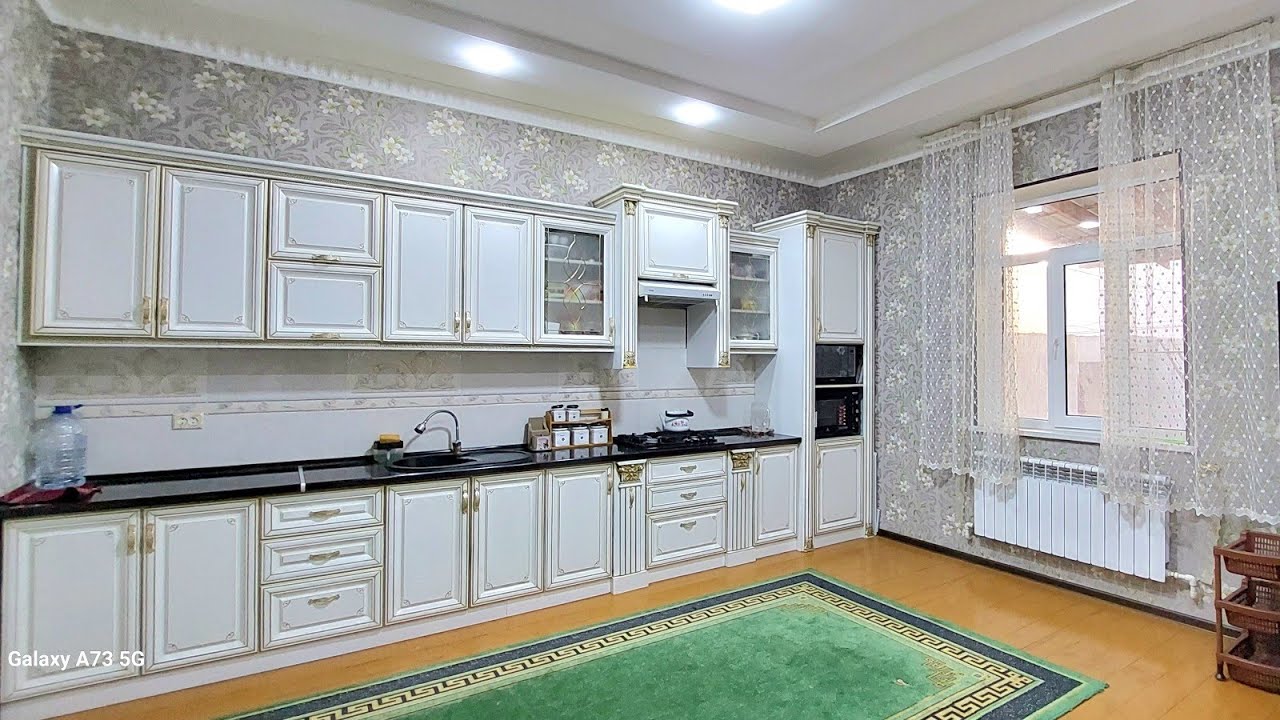 2 qavatli 420 m² hovli jihozlari bilan sotiladi. Mo'ljal: Asr to'yxonasi.